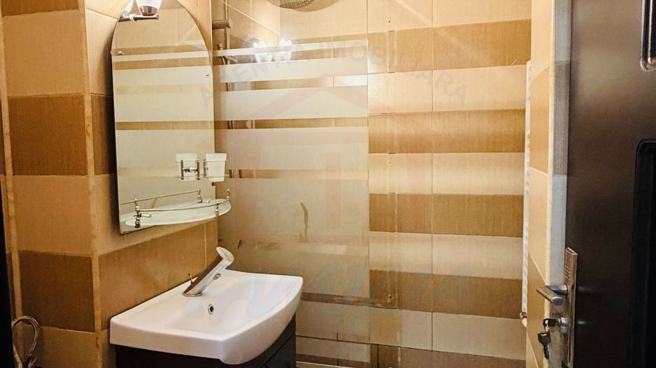 De vanzare apartament cu 2 camere dec. la parter in Galati, Micro 13 - Poză 7
