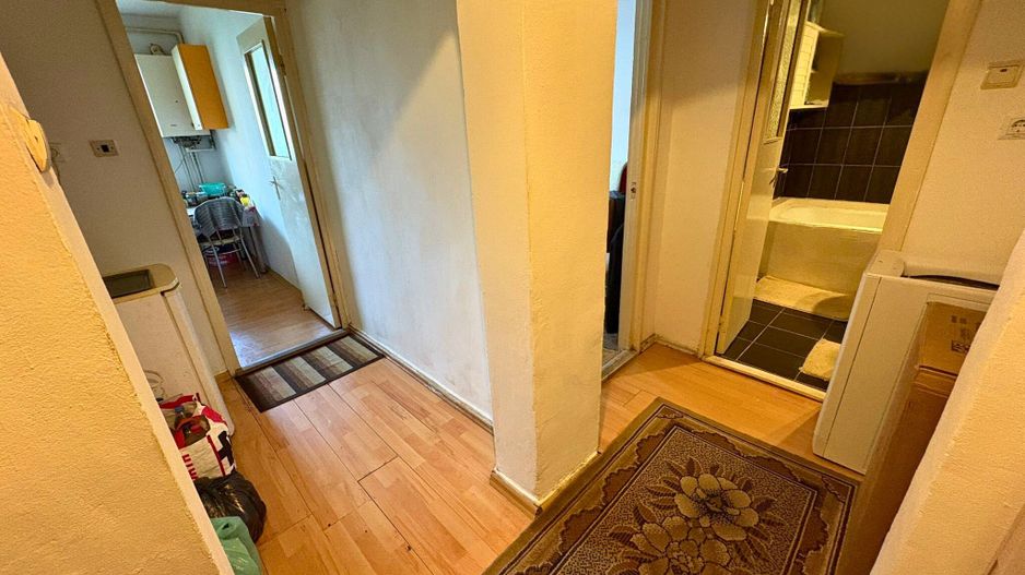 Garsonieră decomandată  zona centrală 30,29 M² - Poză 2