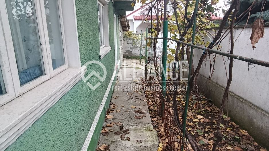 CUMPANA ( cod02) - Casa batraneasca 5 camere cu teren 491 mp - Poză 3