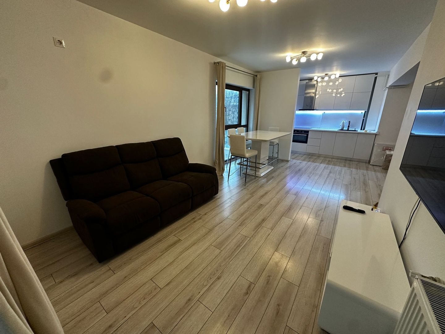 3 Camere Cu Parcare Moghioros Felinare Drumul Taberei Ghencea - Poză 6