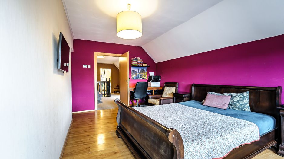 Pret redus Casă spațioasă cu teren generos în Gai Comision 0 - Poză 3