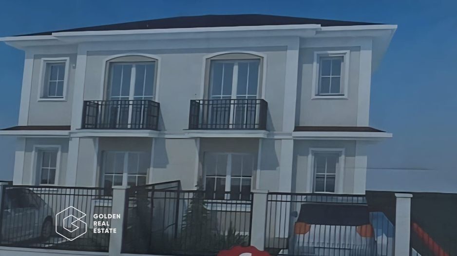 Jumatate de duplex in Sanandrei, Confort și Spatiu, Ideal pentru Familie - Poză 2