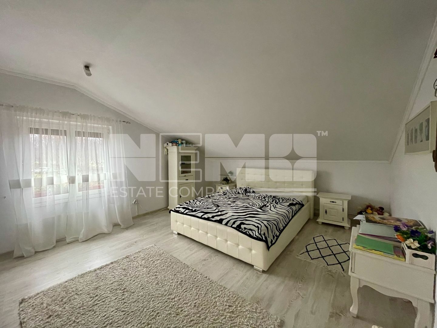 CASA 5 CAMERE | ZONA CENTRALA SAT | COMPLET UTILATA | VOITINEL - Poză 15