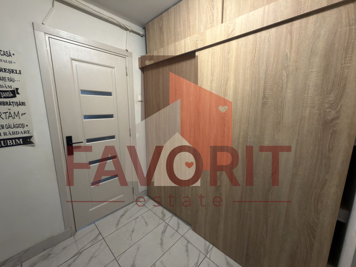 Etaj intermediar. Bloc izolat. Bucatarie inchisa - Poză 11