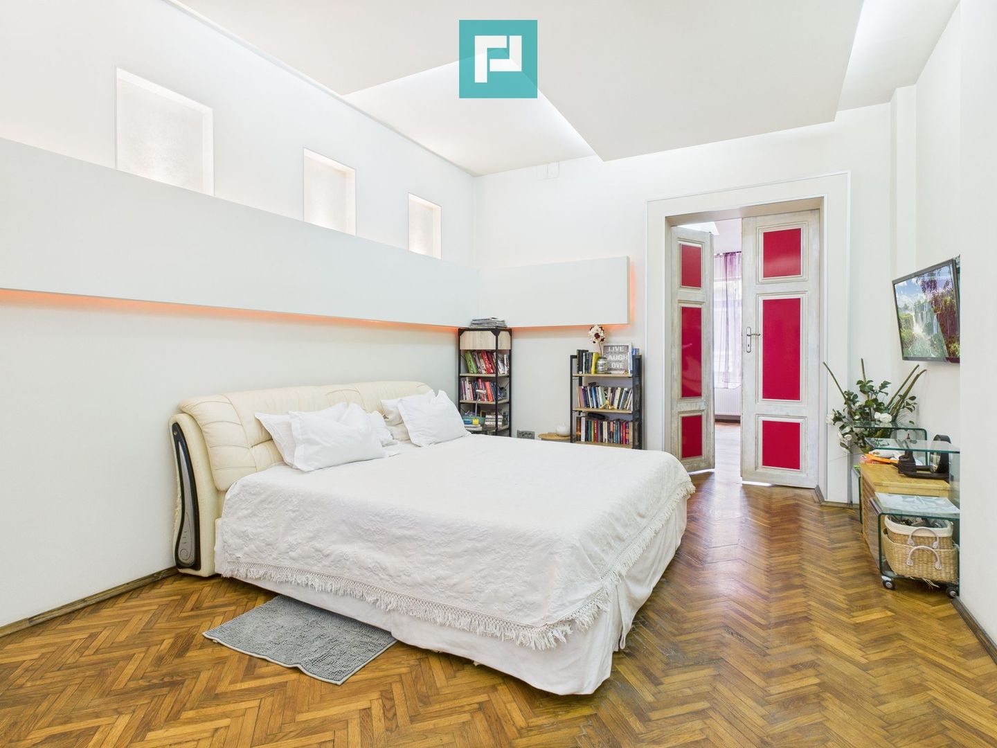 Apartament  cu 4 camere vintage ultracentral - Poză 3