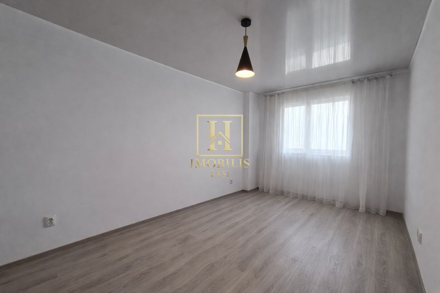 Apartament NOU 2 camere open space 50 mp Copou 104900 euro - Poză 1
