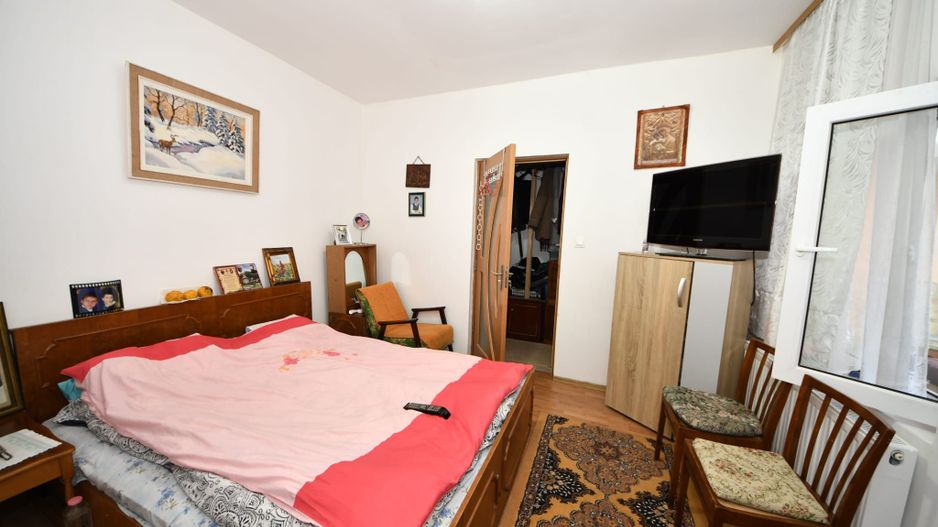 De vanzare casa cu 3 apartamente + anexa 75 mp, Comision 0% - Poză 17