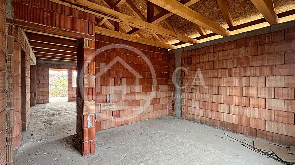 Teren si casa la rosu de vanzare in Biharia, Bihor - Poză 4