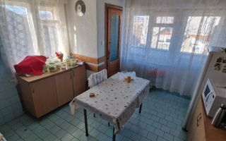 CASA , CU 3 APARTAMENTE D+P+E1+E2+M ! - Poză 5