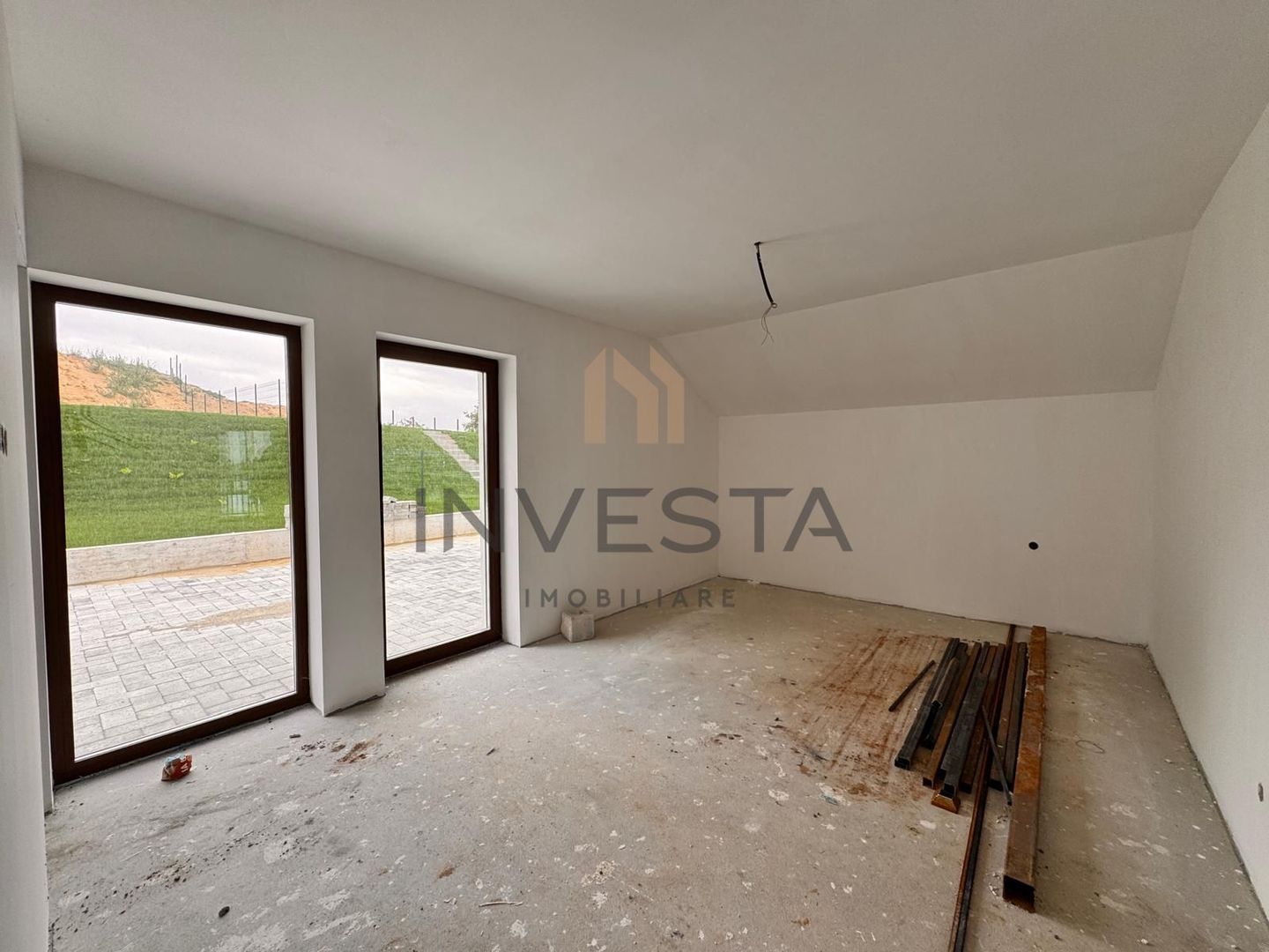 CASA INDIVIDUALA FELEACU 1000 MP CURTE - Poză 3