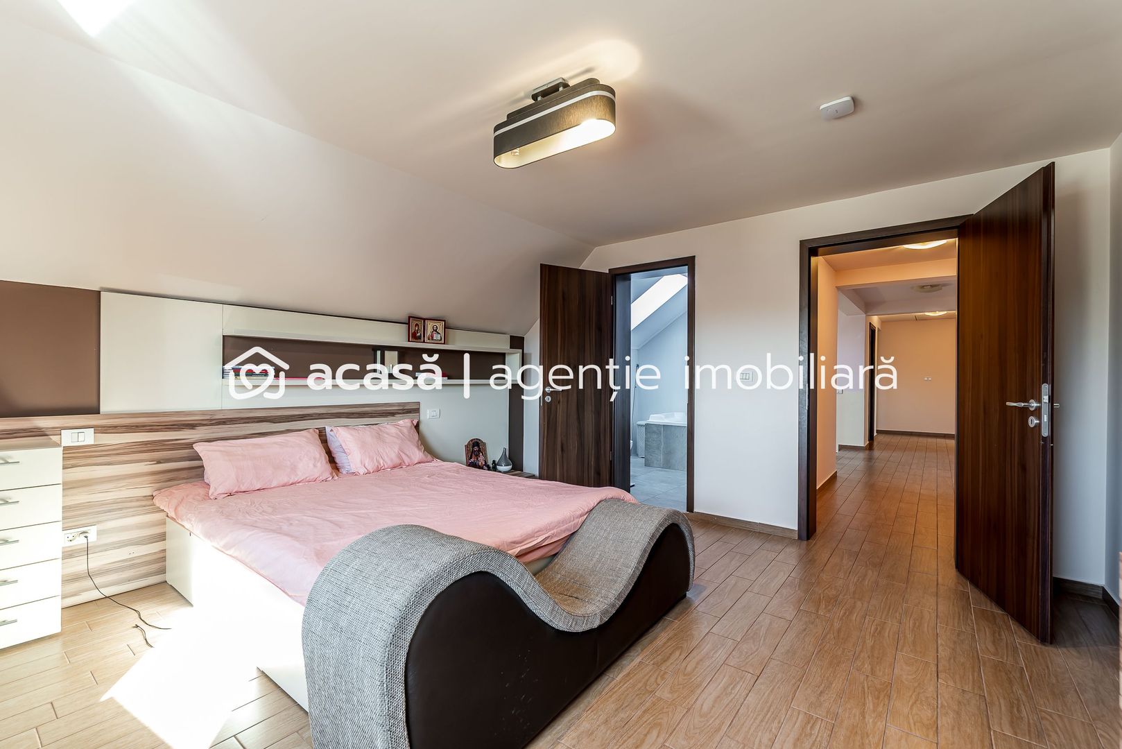 Casă SMART cu 5 camere, teren 720 mp, fotovoltaice 13 kW, Araduil Nou - Poză 9