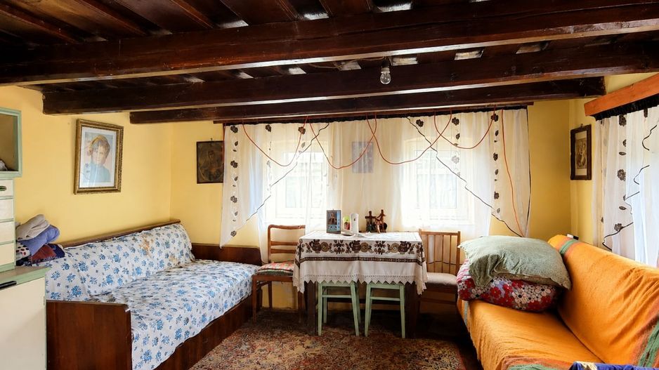 Casa de vanzare in Armeni - Poză 1