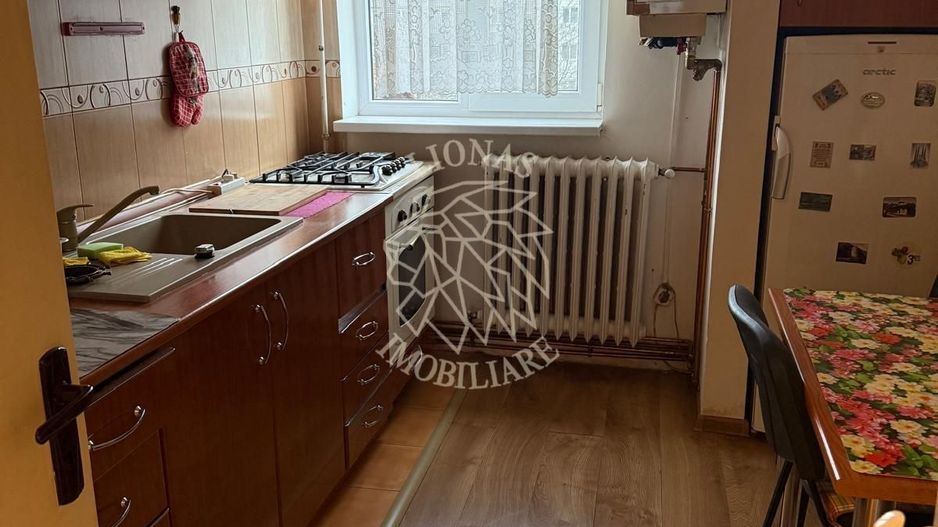 Apartament decomandat 3 camere 81,4 mp+balcon- Zona Str. Nasaudului - Poză 2