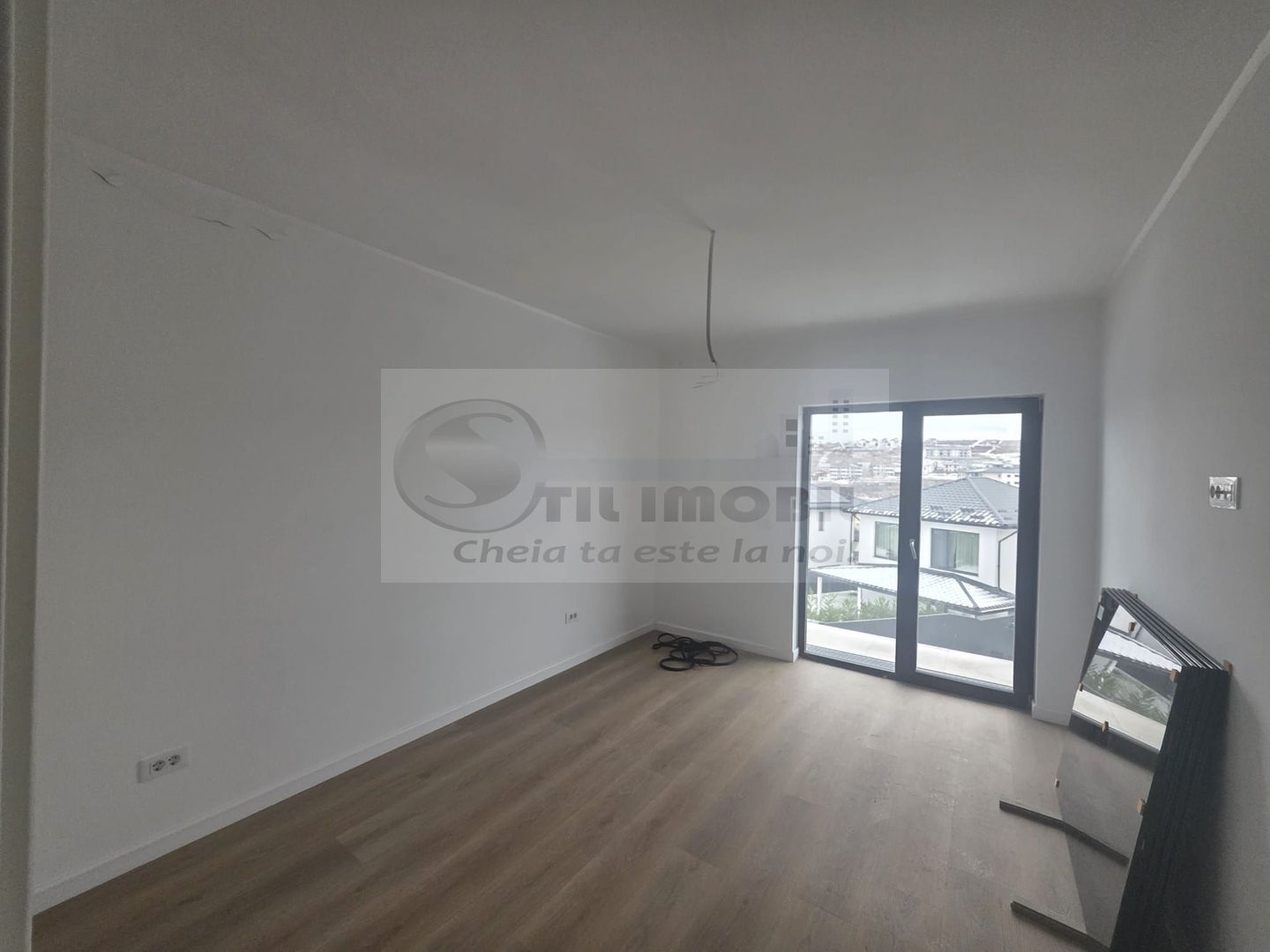 Apartament 4 camere dispus pe 2 niveluri - Poză 6