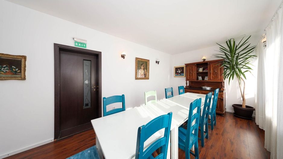 Vilă spațioasă de vânzare în Predeluț, Bran | 2000mp - Poză 10