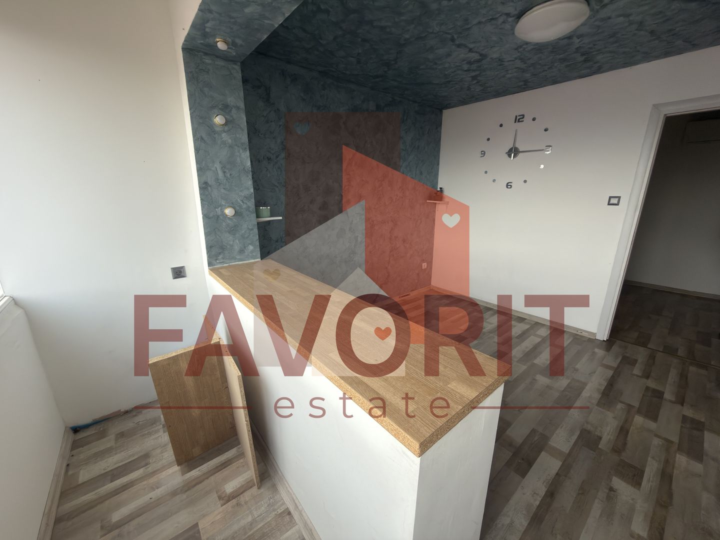 Etaj intermediar. Bloc izolat. Bucatarie inchisa - Poză 2