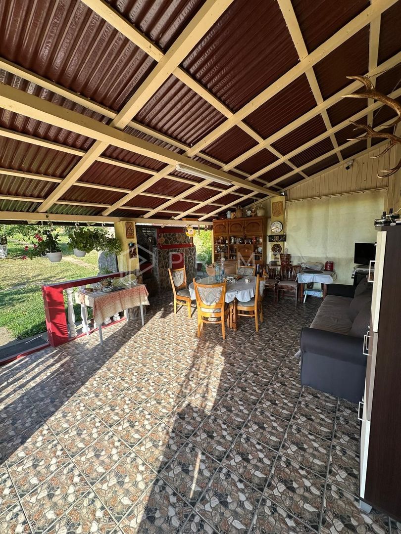 Casă spațioasă de vânzare – Corunca, zona Vatman - Poză 12