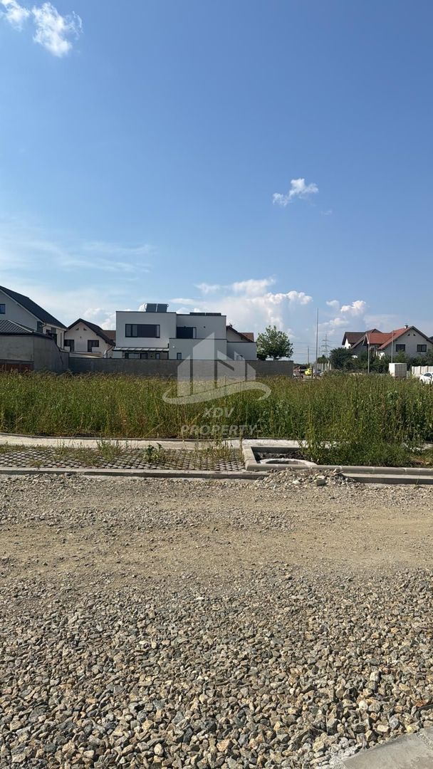 Teren intravilan- cu Proiect de constructie -Cartier Veterani Sibiu - Poză 1