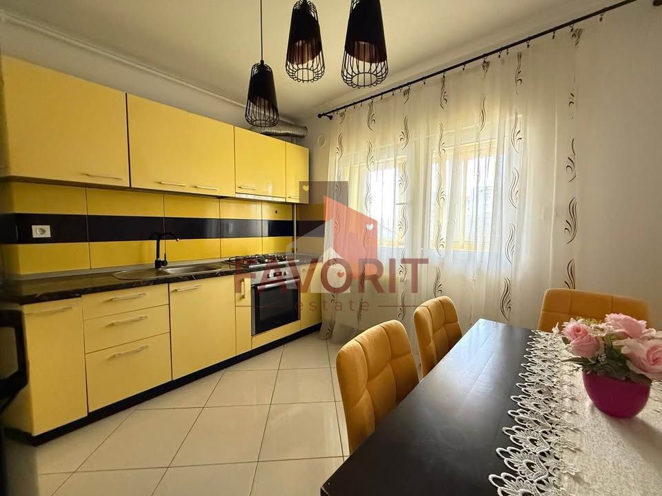 Apartament 3 camere decomandat | Zona Soarelui - Poză 1