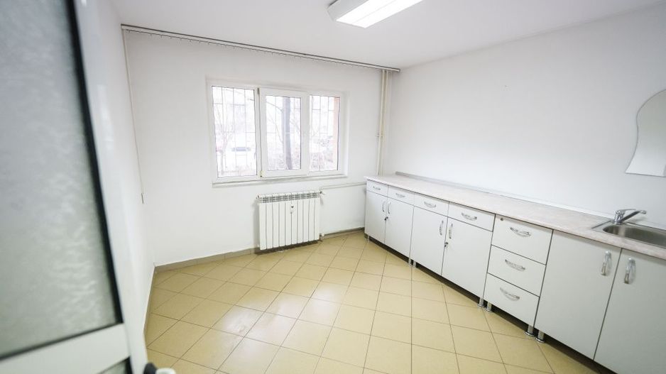 Spatiu parter, 56 mp, ideal cabinet medical, birouri sau servicii – Sarari - Poză 8