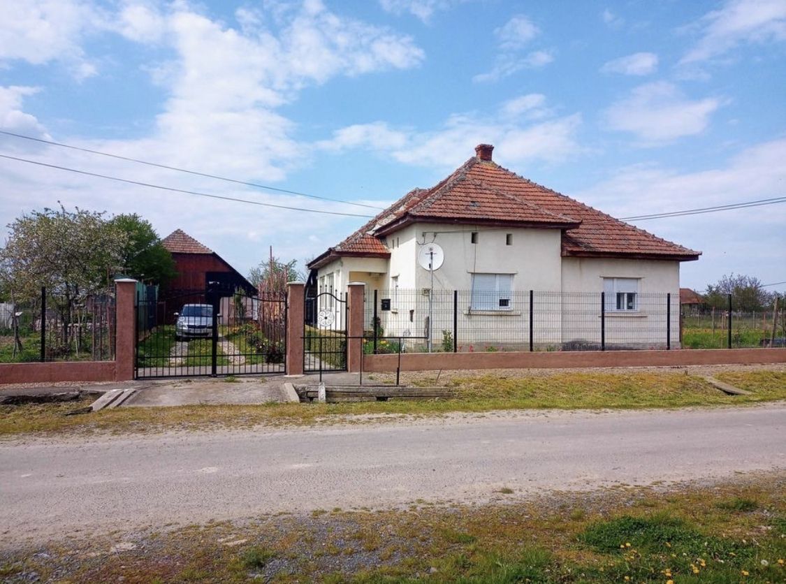 Casa de schimbare sau schimb cu apartament - Poză 1