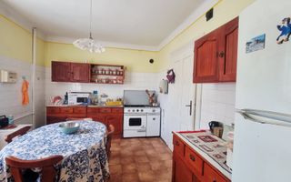 CASĂ INDIVIDUALĂ DE VÂNZARE S+P+E, 2 GARAJE, 777MP TEREN, ULTRACENTRAL - Poză 9