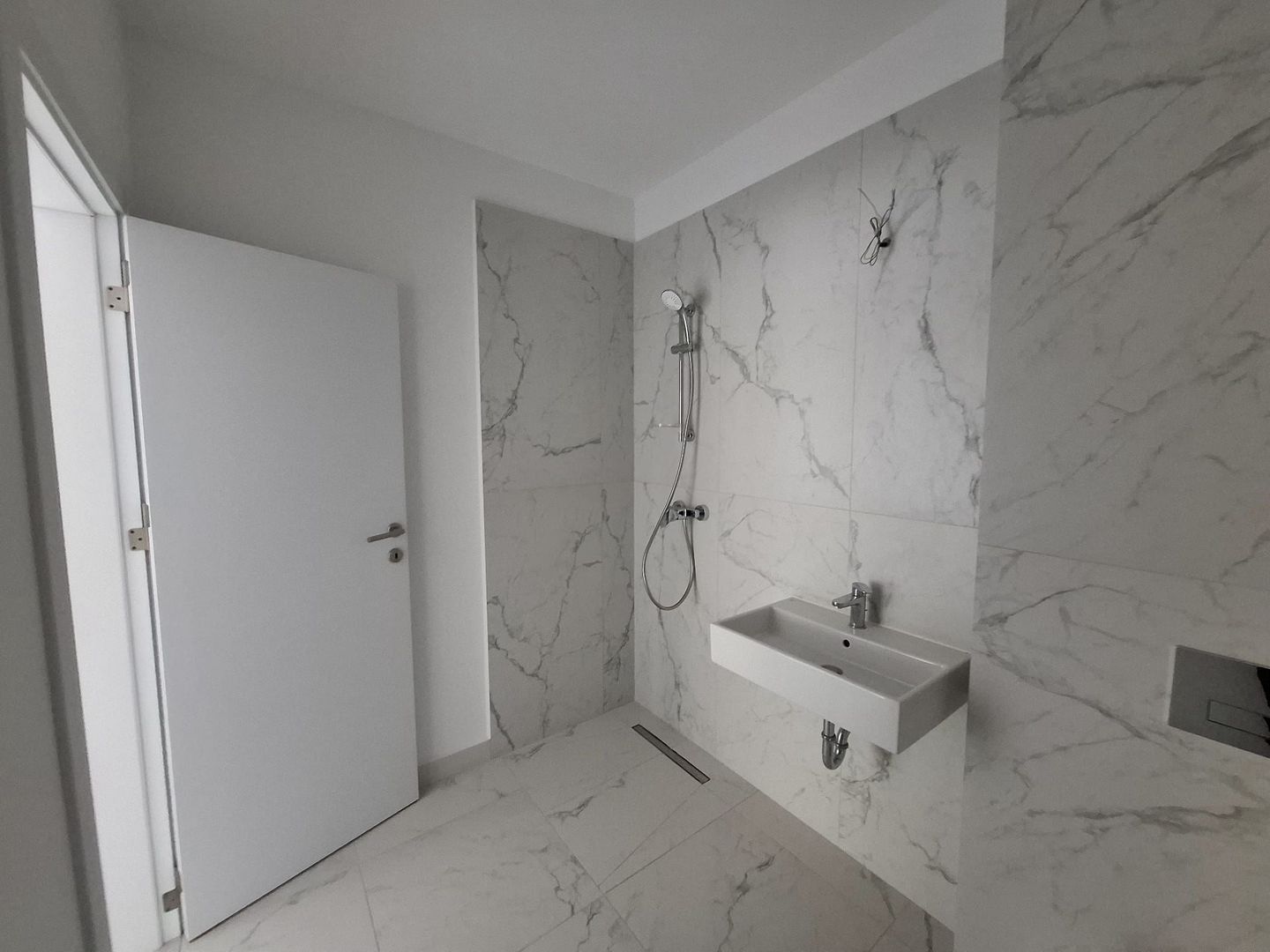 4 camere Bloc Nou Rezidential Birouri L330 GranVia Lake View - Poză 18