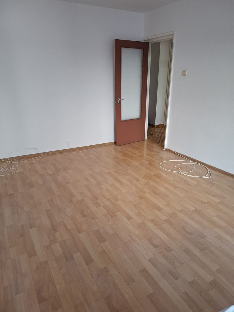 APARTAMENT NEMOBILAT ZONA DOROBANTI - Poză 1