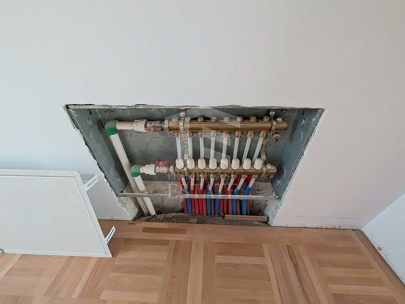 Casă Spațioasă 242 mp Utili și 600 mp Teren – Dragomirești-Deal - Poză 16