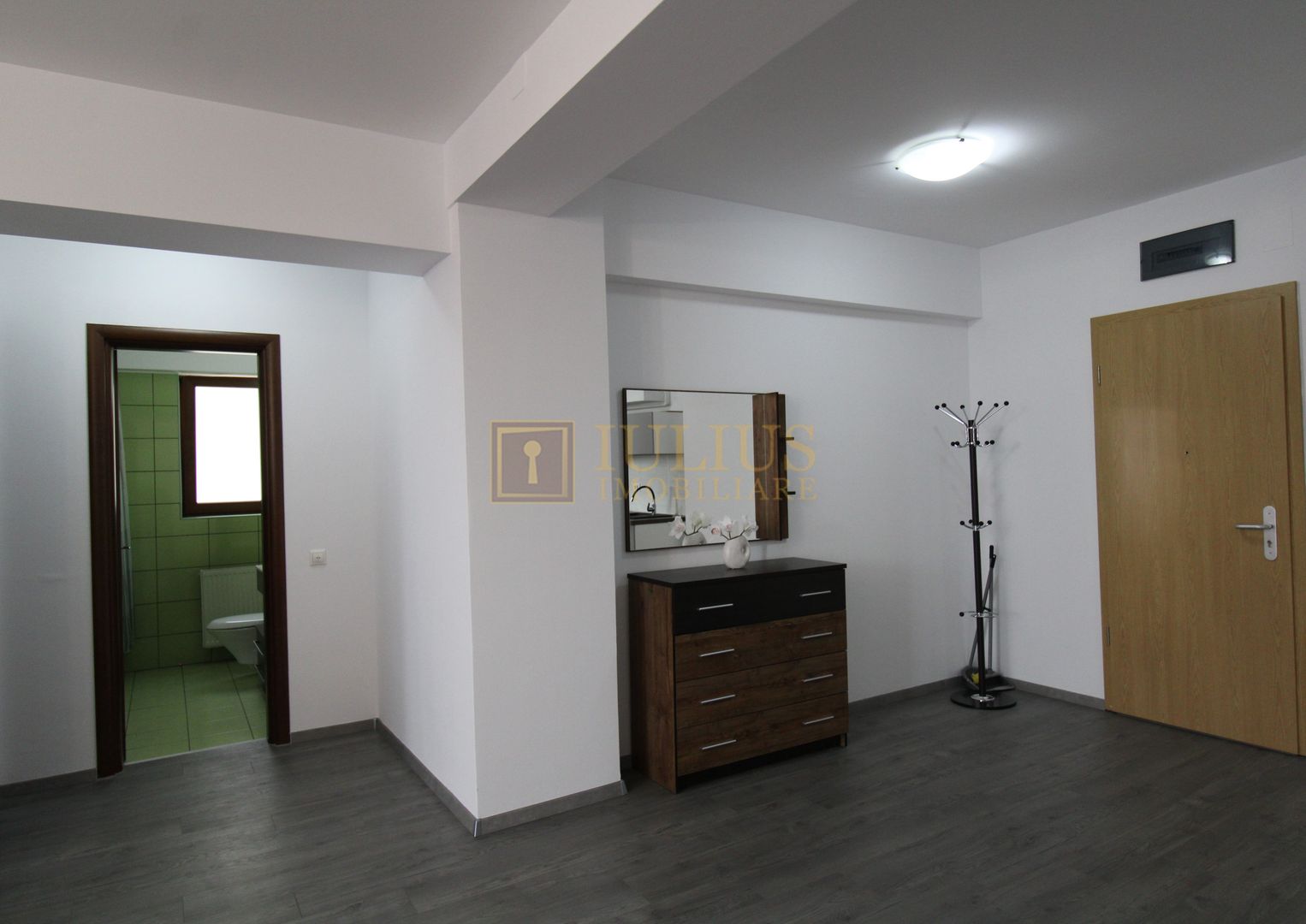 bloc nou, parcare, prima închiriere- Aradului - Poză 7