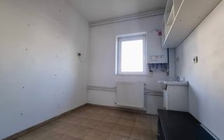 Spațiu comercial, 40mp, parcare, baie, balcon, strada Eroilor - Poză 6