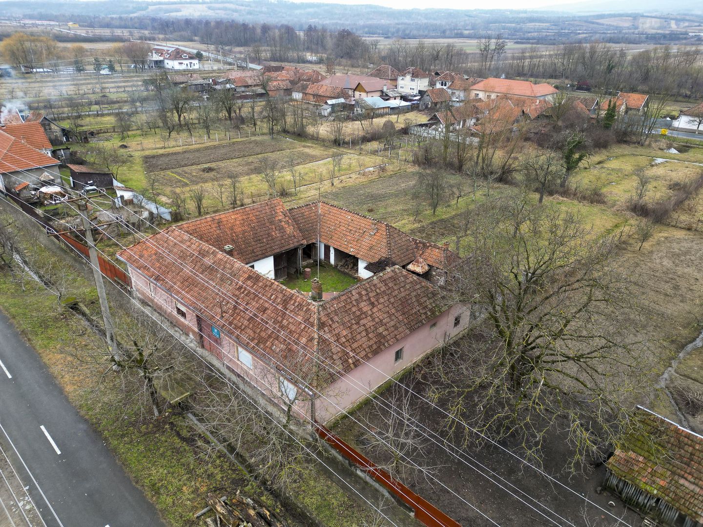 Casă impresionantă, cu anexe în Dezna-Moneasa! - Poză 32