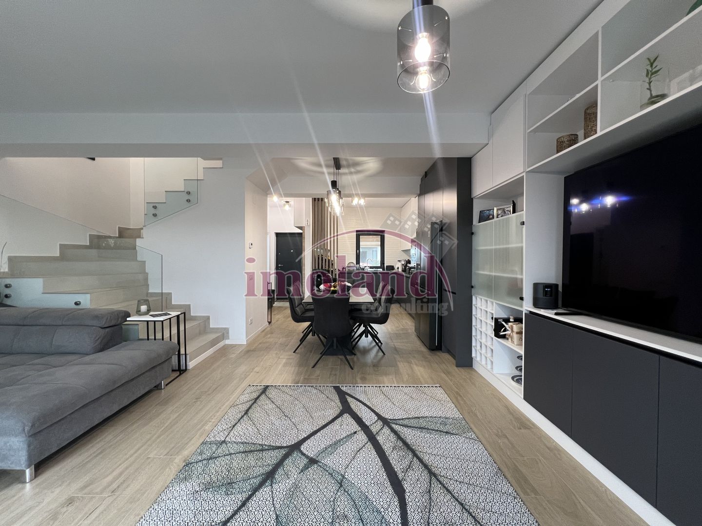 Vanzare - Casa 4 camere + curte - Otopeni - Poză 1