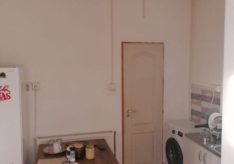 Apartament 1 camera Dambovita curte comuna - Poză 4