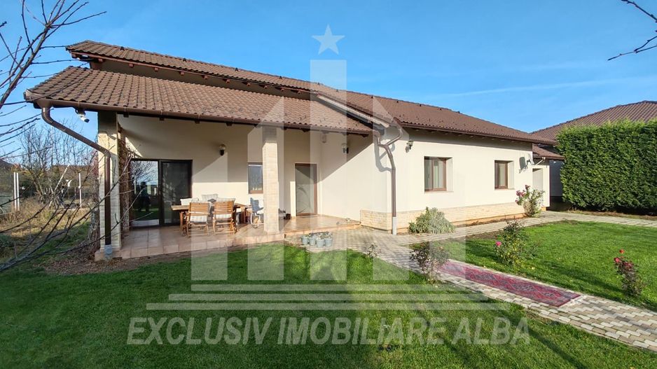 Casa individuala | 1 nivel | 145 mp utili | 784 mp teren | Cetate - Poză 1