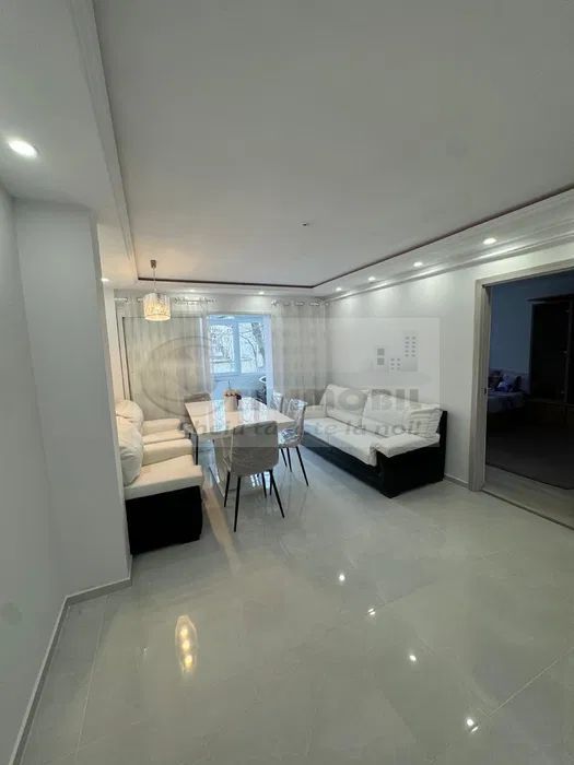 Apartament 4 Camere Nicolina - 650 euro - Poză 3