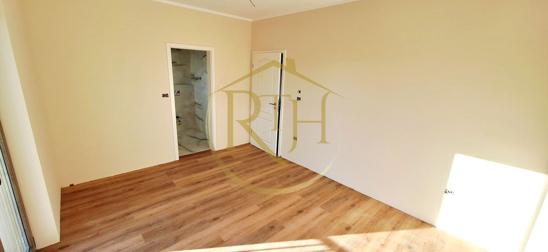 Oferim spre vanzare casa-duplex cu 4 camere si 3 bai situata in Giroc - Poză 11