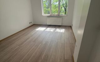 Spațiu birou 2 camere, ultracentral, renovat complet, luminos - Poză 3
