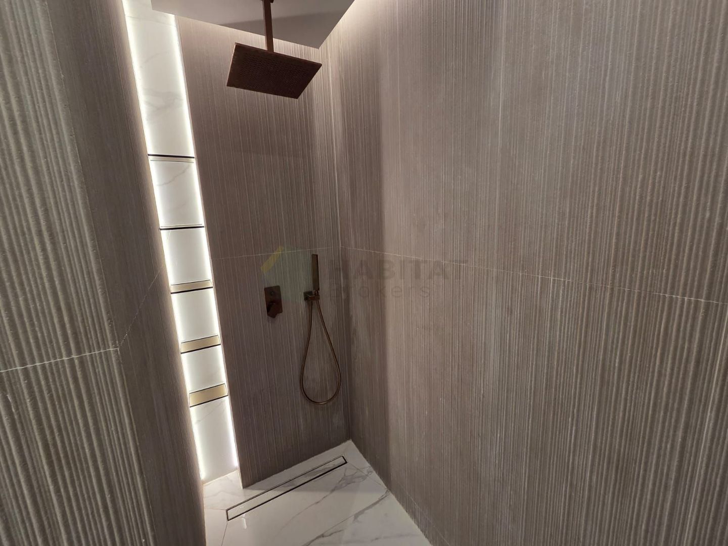 Apartament spectaculos cu grădină privată de 152 mp – disponibil spre închiriere - Poză 13