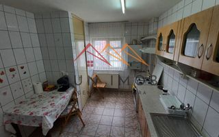 Apartament 3 camere, decomandat, ultracentral, spatios, CT, Campina - Poză 4
