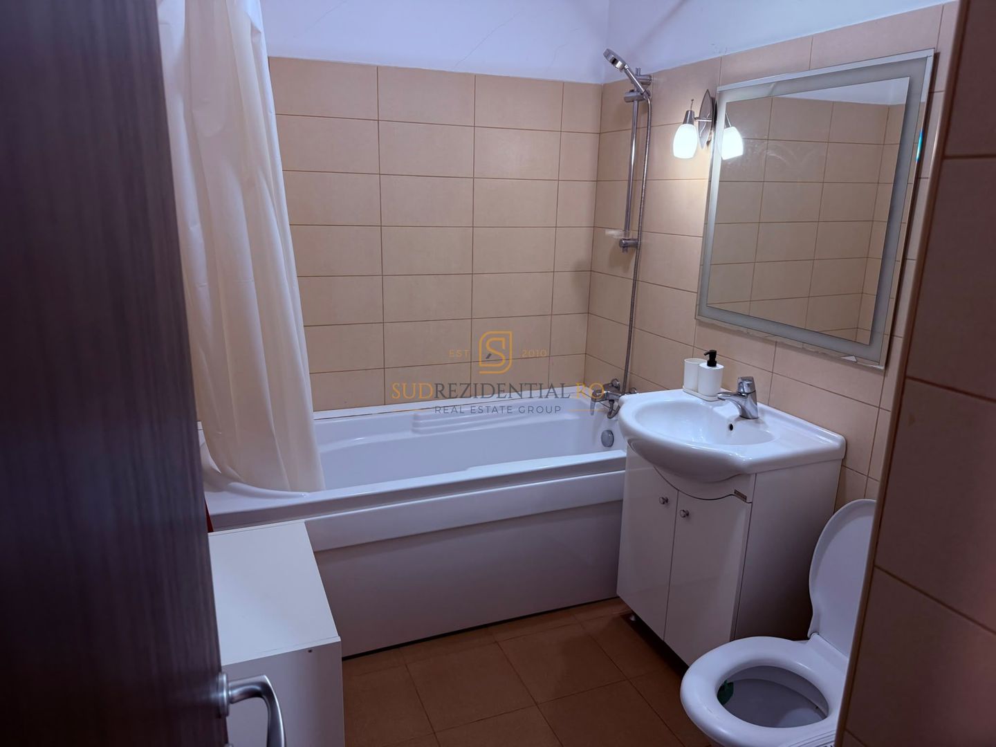 Apartament cu 2 camere, decomandat, mobilat si utilat, gata de mutare - Poză 8