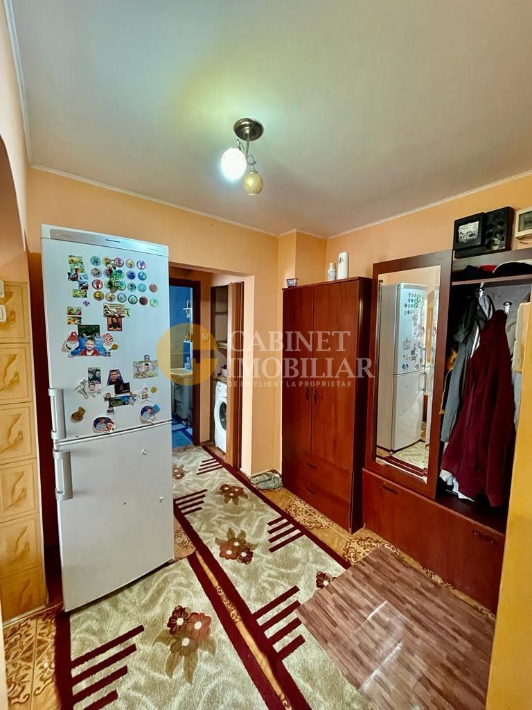 Etaj 2 Apartament 2 Camere Decomandat LIDL-Nicolina Bloc 1983 - Poză 3