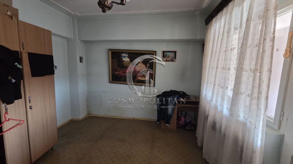 Apartament deosebit cu scara interioara si 4 camere ~ pozitie centrala - Poză 4