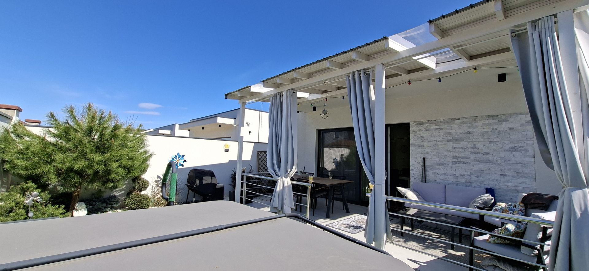 Locuinta parter mobilata si utilata cu jacuzzi - Poză 33