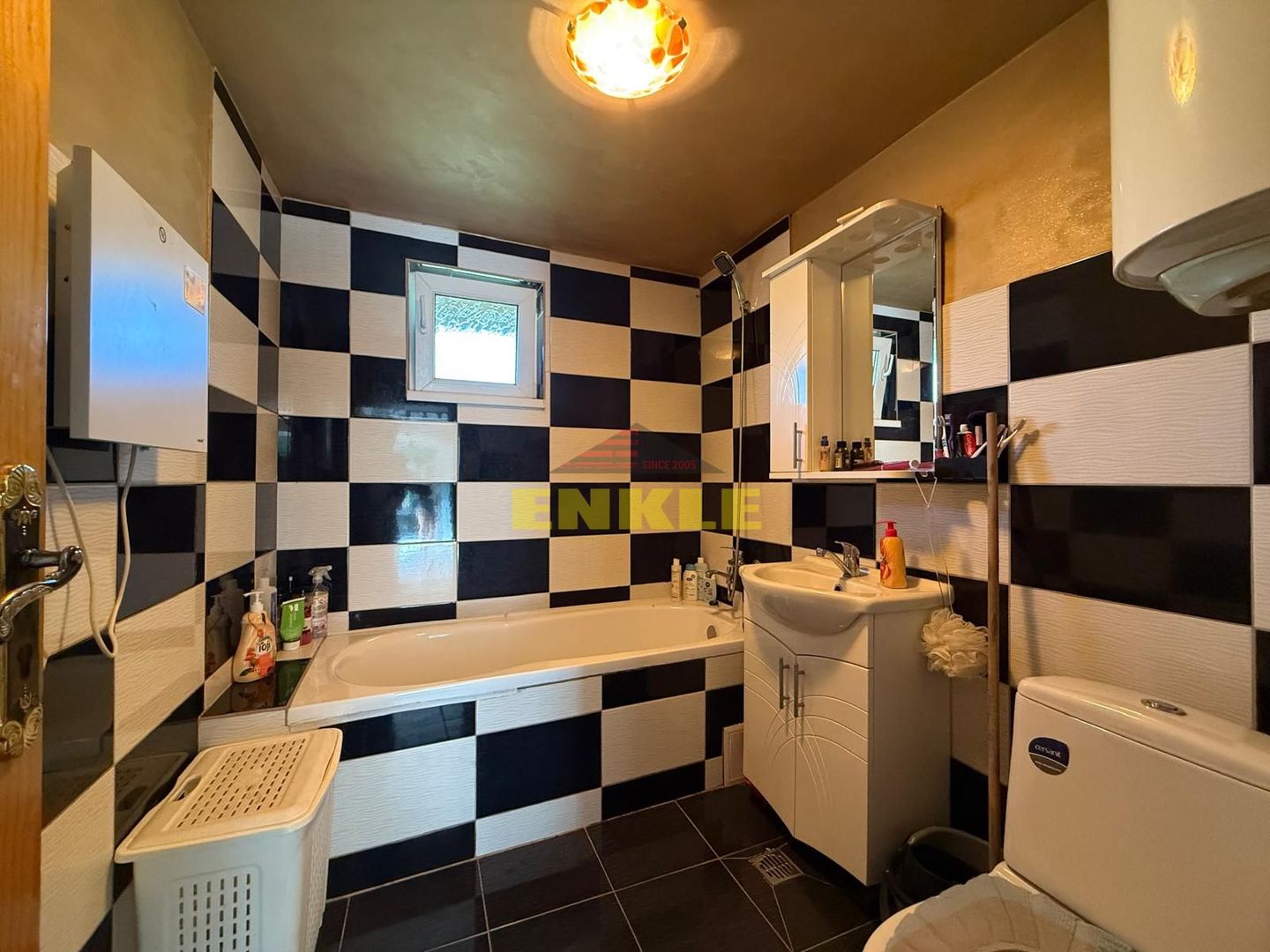 De vanzare casa in Hudum, teren generos. - Poză 11