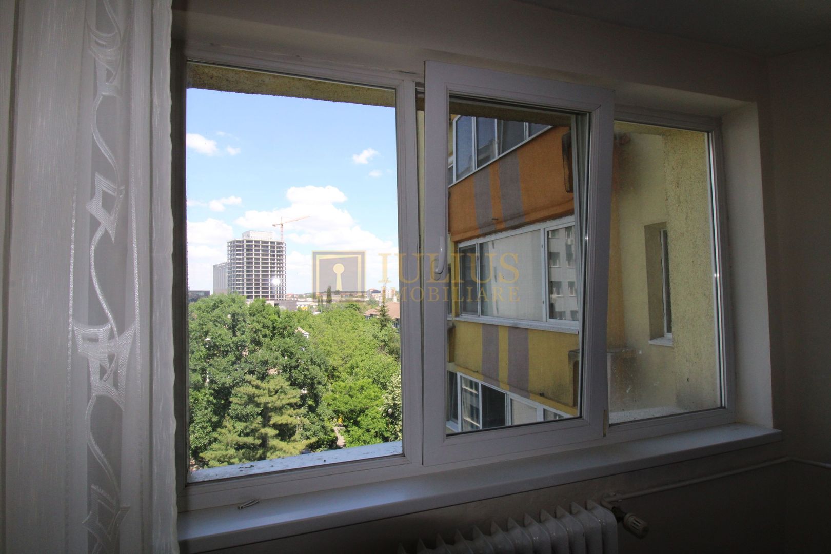 Medicina - Iulius Mall, dormitor cu pat matrimonial. - Poză 16