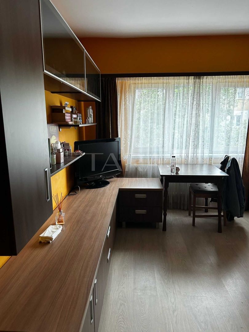 Apartament 3 camere, complet renovat, etaj intermediar – Aurel Vlaicu. - Poză 4