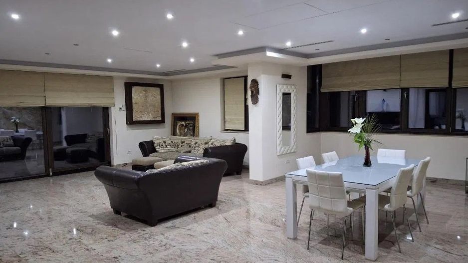 URGENT!, VILA EXCLUSIVISTA, FINISAJE DE EXCEPTIE, NEGOCIABIL - Poză 2
