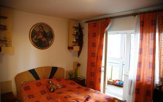 Apartament cu 4 camere, 82 mp, 2 băi și 2 balcoane, zona Câmpului. - Poză 6