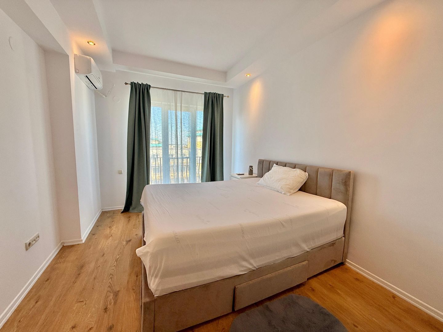 COSMOPOLIS - Apartament cu 3 camere, mobilat si utilat + 2 parcari - Poză 7